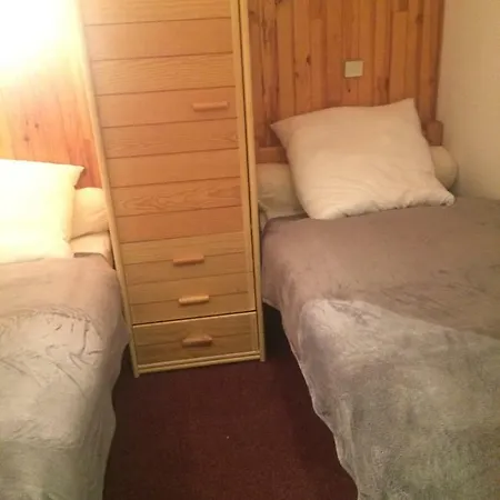 Apartment Duplex Right At The Lift Tracks *