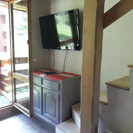 Apartment Duplex Right At The Lift Tracks