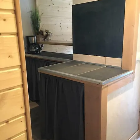 Apartment Duplex Right At The Lift Tracks